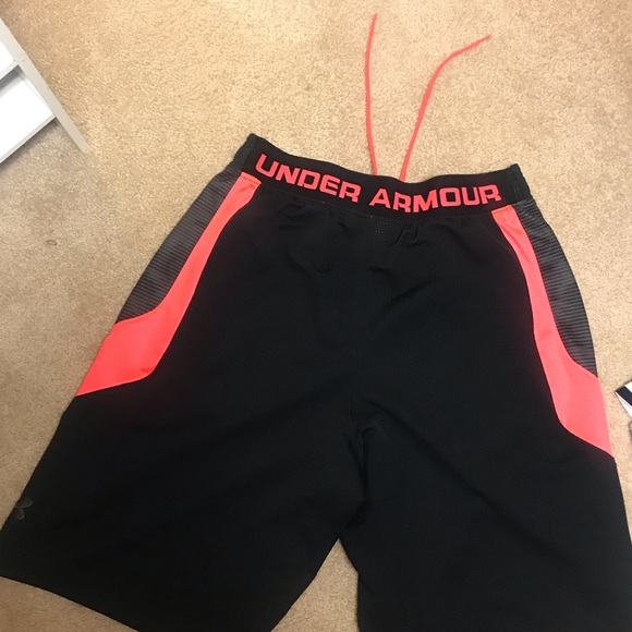 Unisex Under Armor basketball shorts - Picture 3 of 3